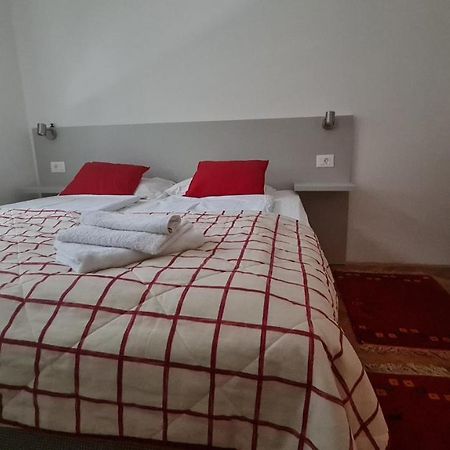 Appartement Sara à Mostar Extérieur photo
